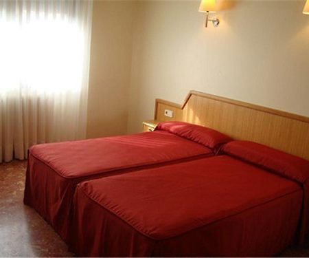 Hotel Chane La Puebla De Alfinden Bagian luar foto