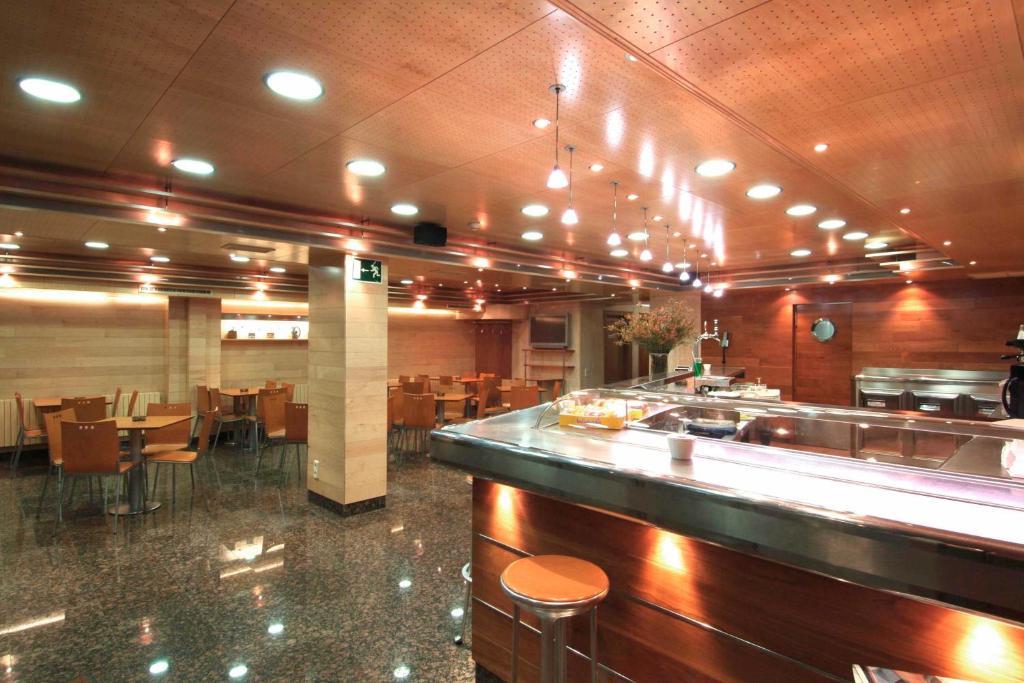 Hotel Chane La Puebla De Alfinden Bagian luar foto