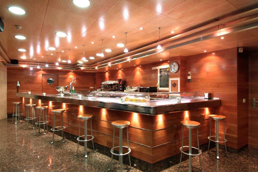 Hotel Chane La Puebla De Alfinden Bagian luar foto