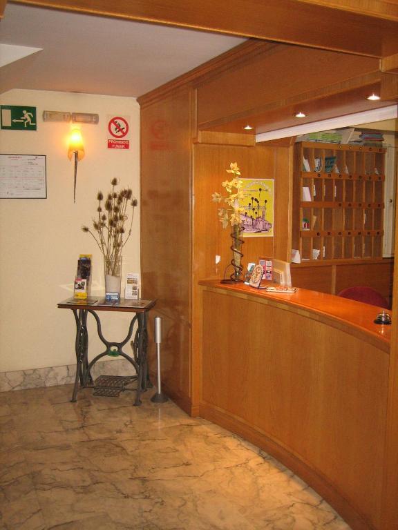 Hotel Chane La Puebla De Alfinden Bagian luar foto