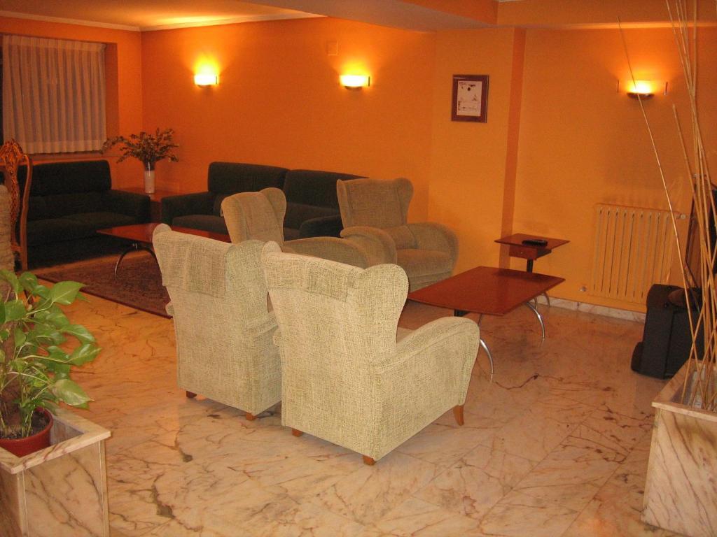 Hotel Chane La Puebla De Alfinden Bagian luar foto