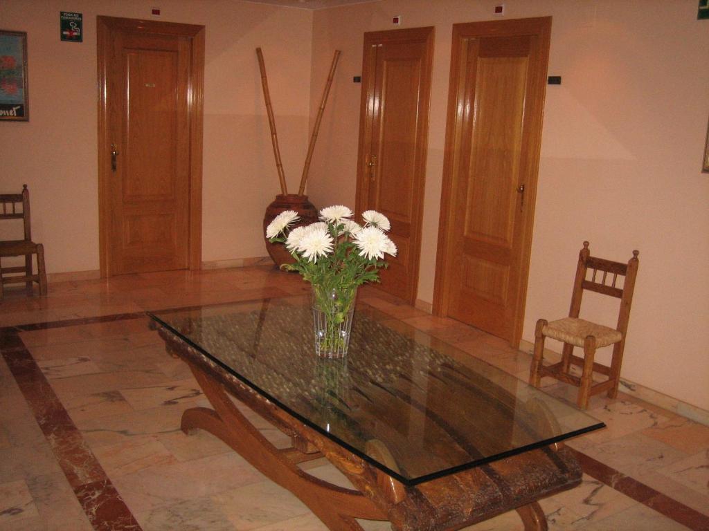 Hotel Chane La Puebla De Alfinden Bagian luar foto
