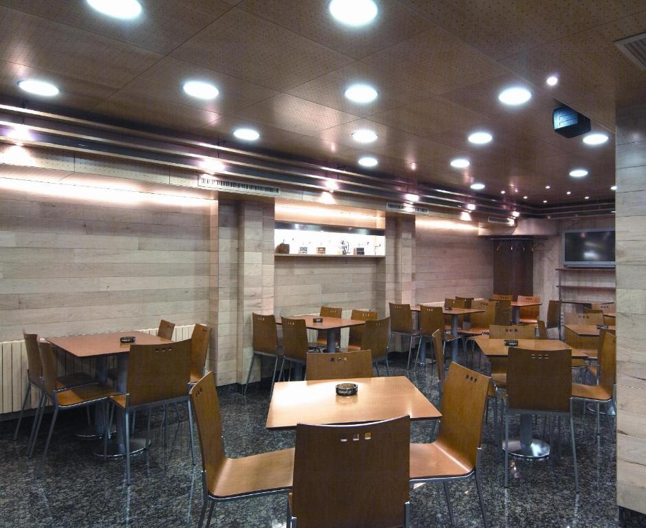 Hotel Chane La Puebla De Alfinden Bagian luar foto