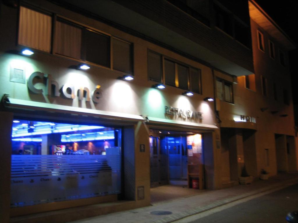 Hotel Chane La Puebla De Alfinden Bagian luar foto